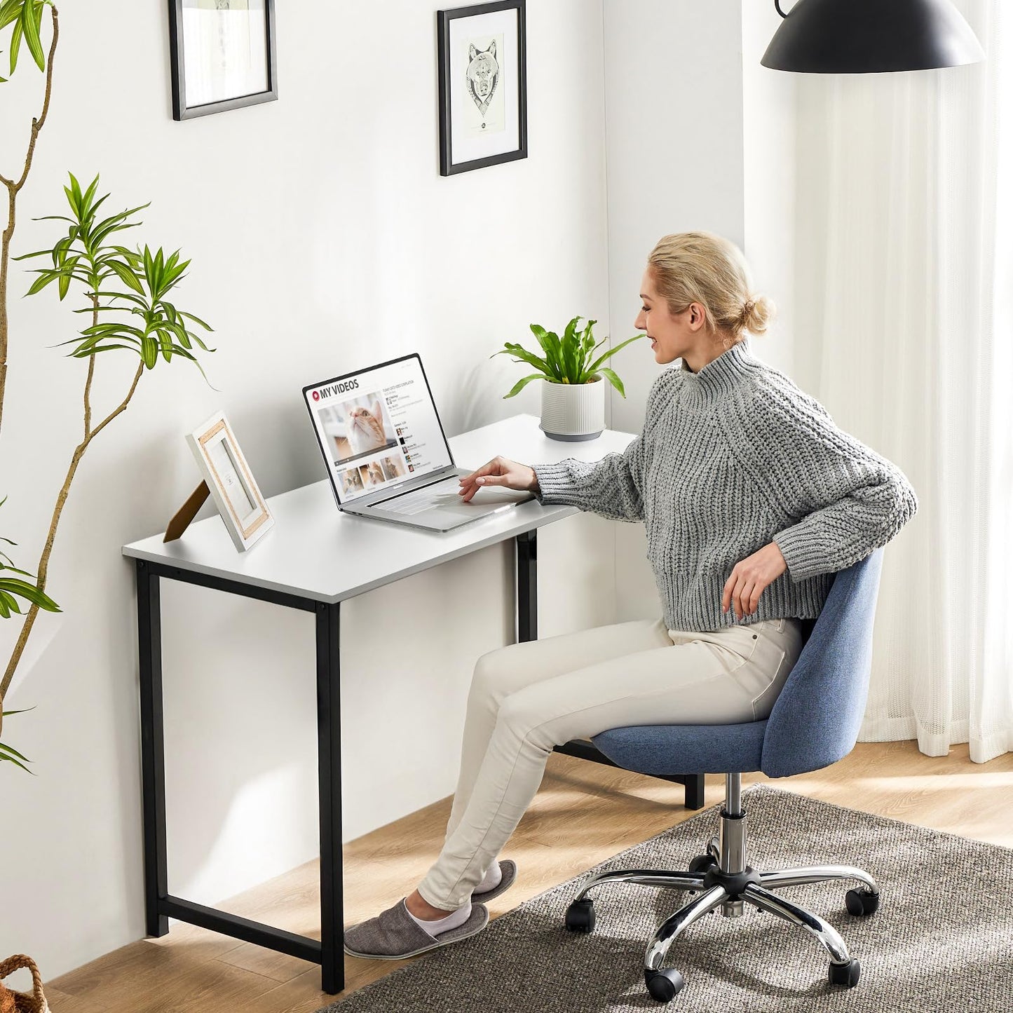 Sweetcrispy 32 Inch Small Computer Desk Home Office White Black